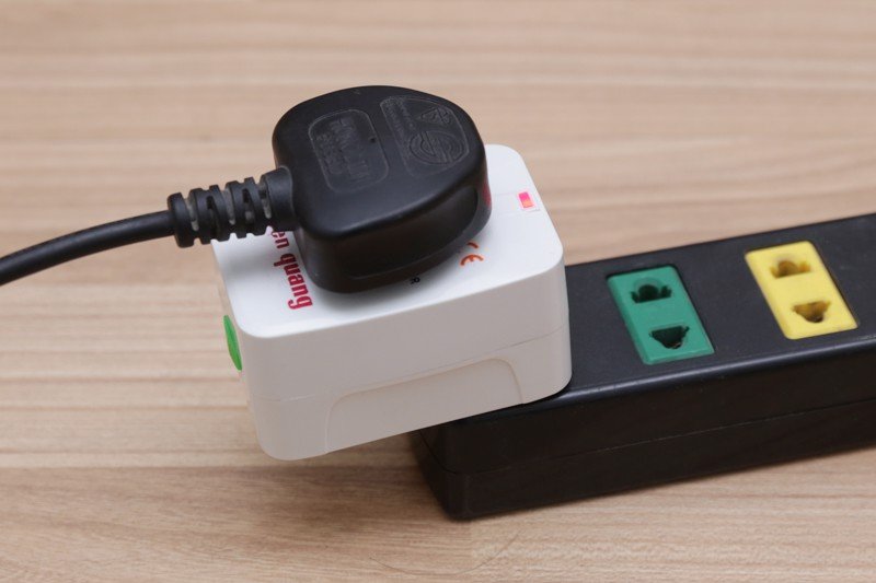 Ổ cắm du lịch Điện Quang ESK TV01 (Màu trắng) 3 Ổ cắm du lịch Điện Quang ESK TV01 (Màu trắng)
