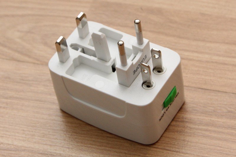 Ổ cắm du lịch Điện Quang ESK TV01 (Màu trắng) 2 Ổ cắm du lịch Điện Quang ESK TV01 (Màu trắng)