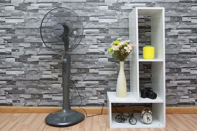 Tìm hiểu ưu và nhược quạt đứng 1 Tìm hiểu ưu và nhược quạt đứng